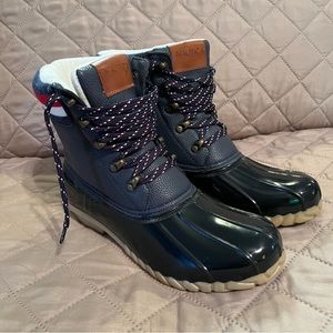 Nautica Meloday Women's Winter Boots. Navy Duck Boots